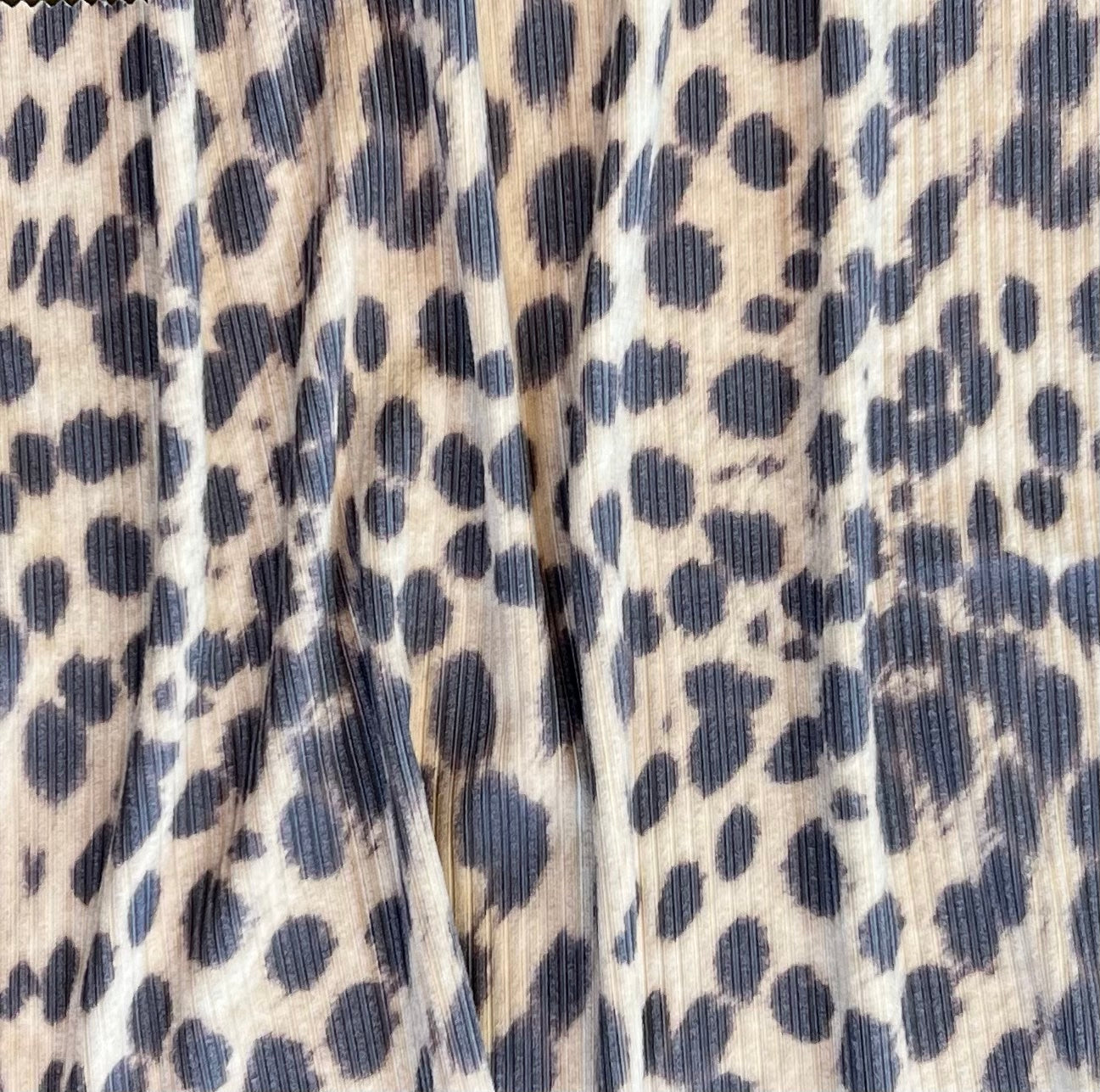 Tela Punto estampado Angora print Leo #1