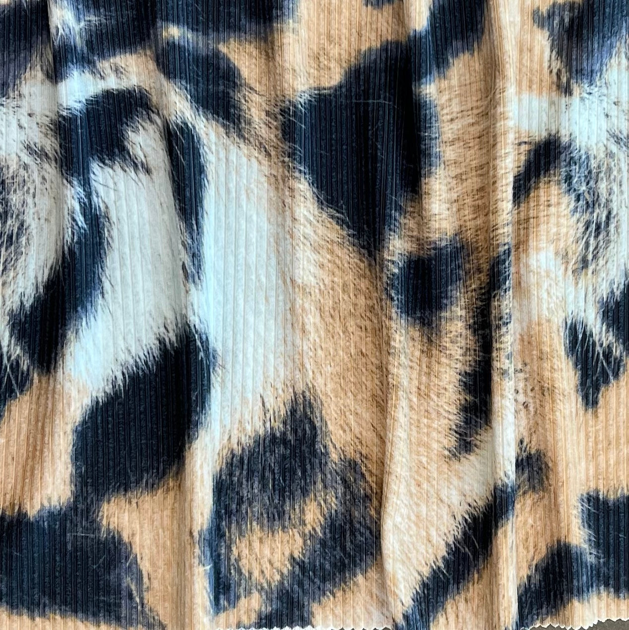 Tela Punto estampado Angora print Zara