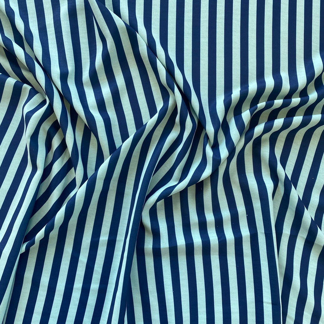 Tela Cey Microarrugado Raya #6 menta y azul de ZOH