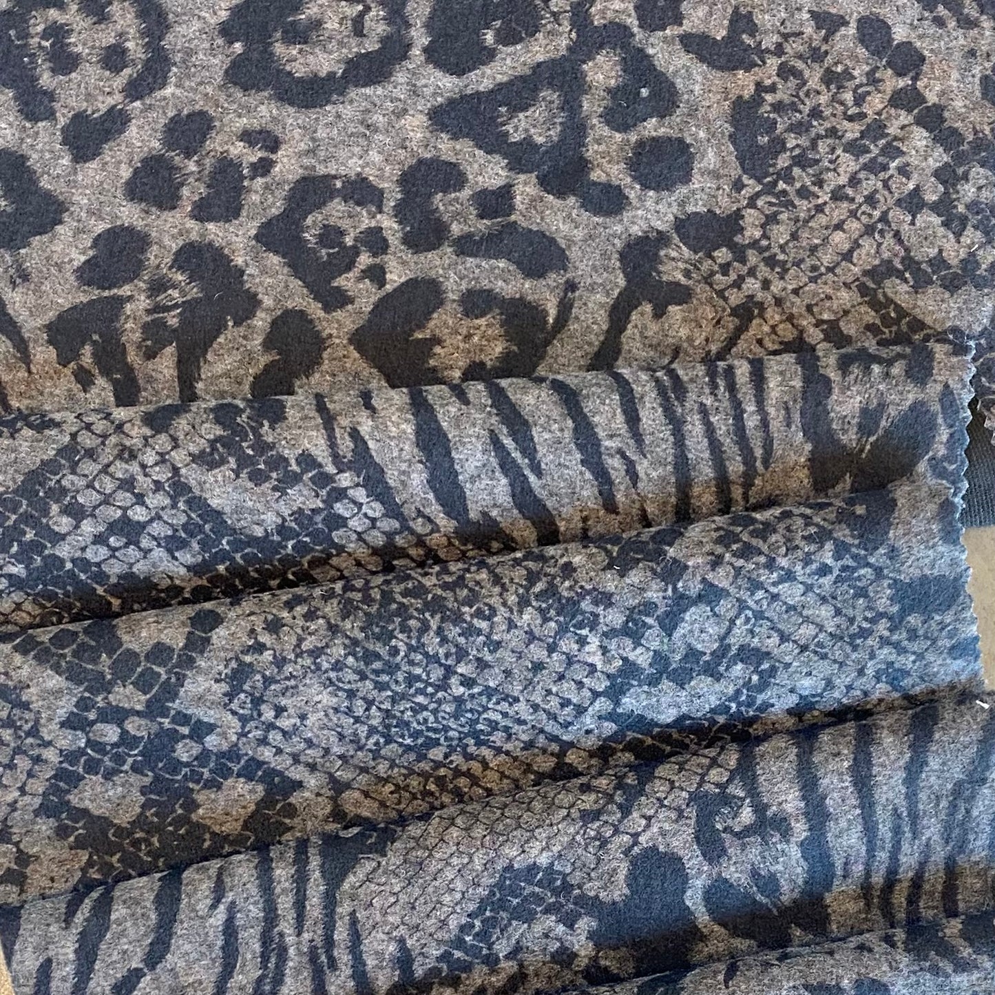 Tela Fantasia Punto Estampada  Niza