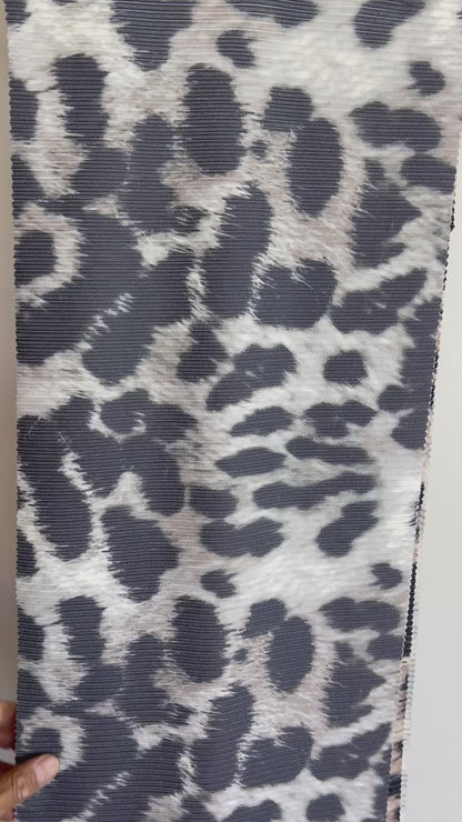 Tela Punto estampado Angora print Leo #2